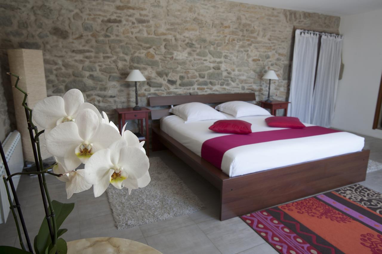 Domaine Les Magasins Bed & Breakfast Bram Room photo